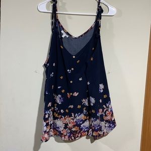 Maurice’s tank top